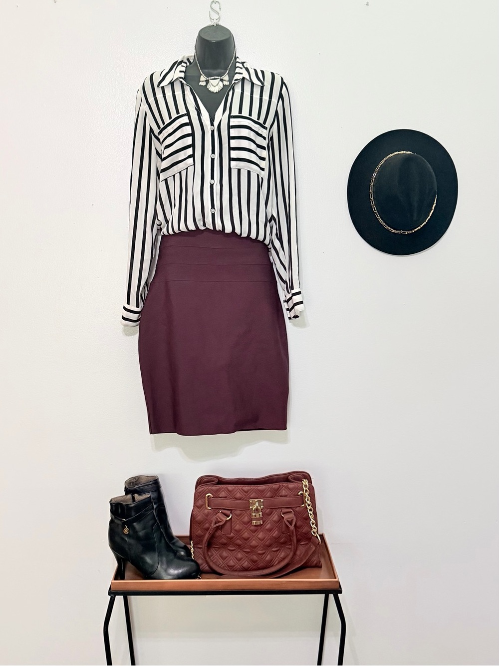 Haute Monde Burgundy Pencil Skirt - Sleek Office-to-Evening Staple